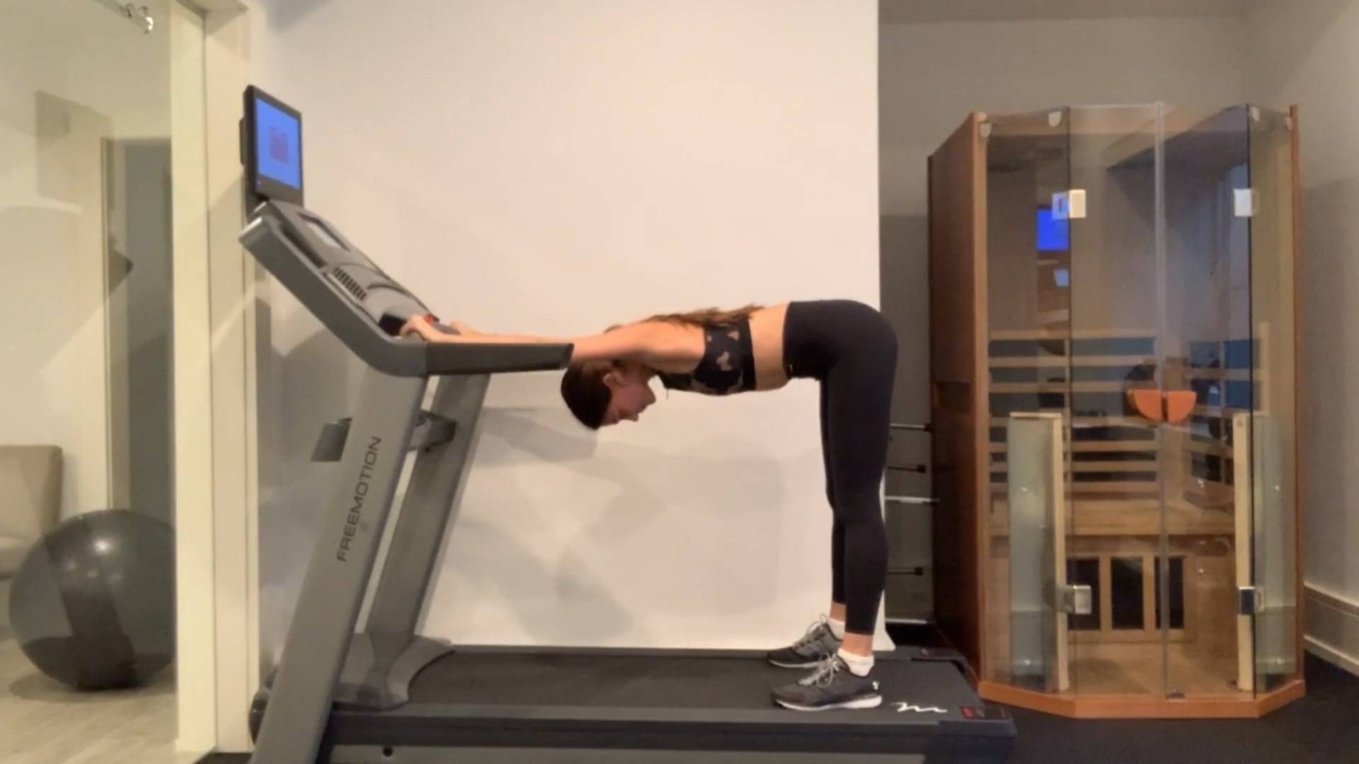 30 Min Treadmill w/ Legs
