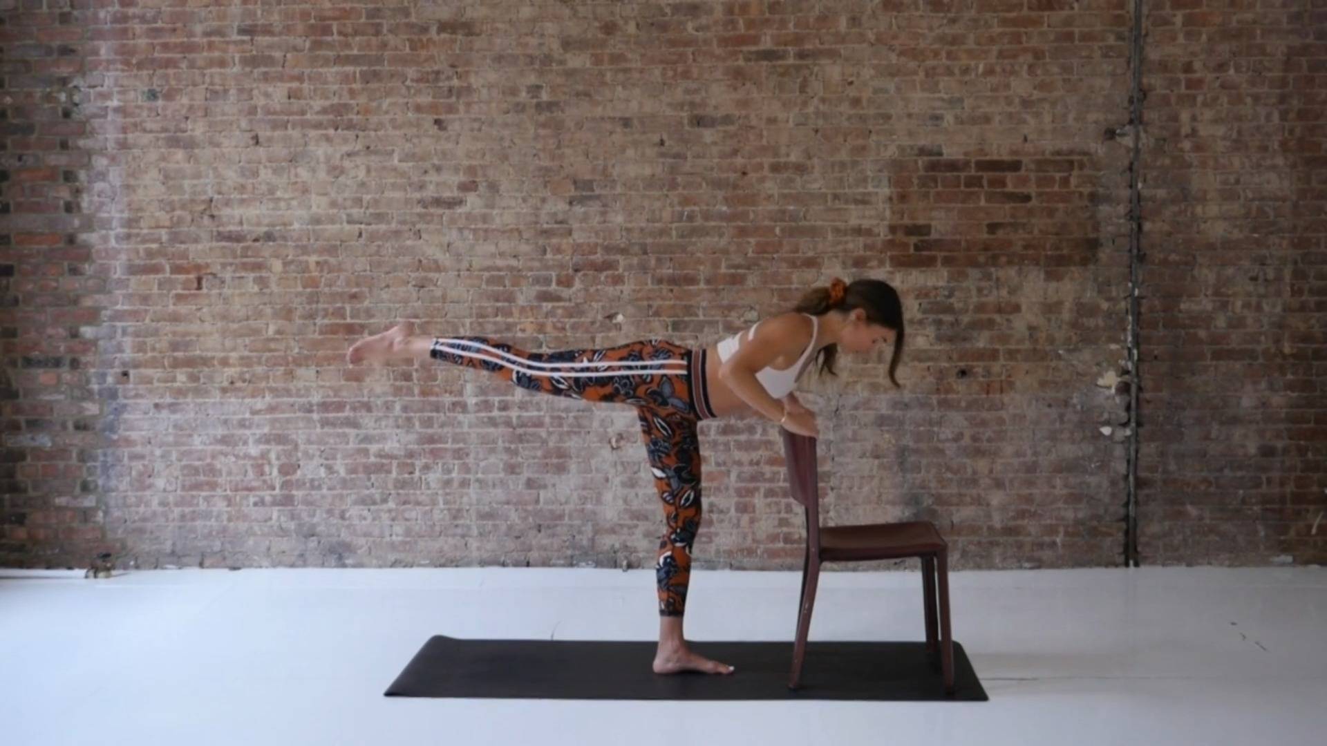 25 Min Leg Focused Chair