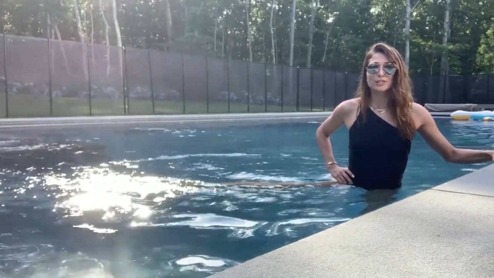 19 Min Full Body Water Aerobics
