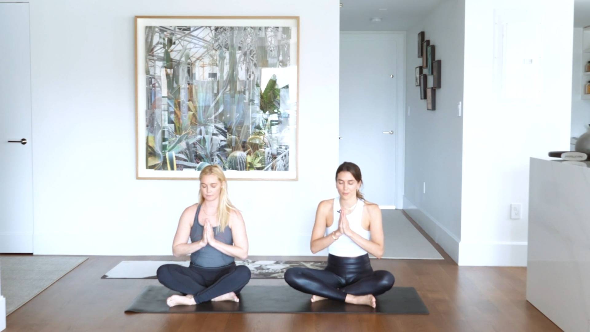 28 Min Full Body w/ @jassnow (Postnatal)