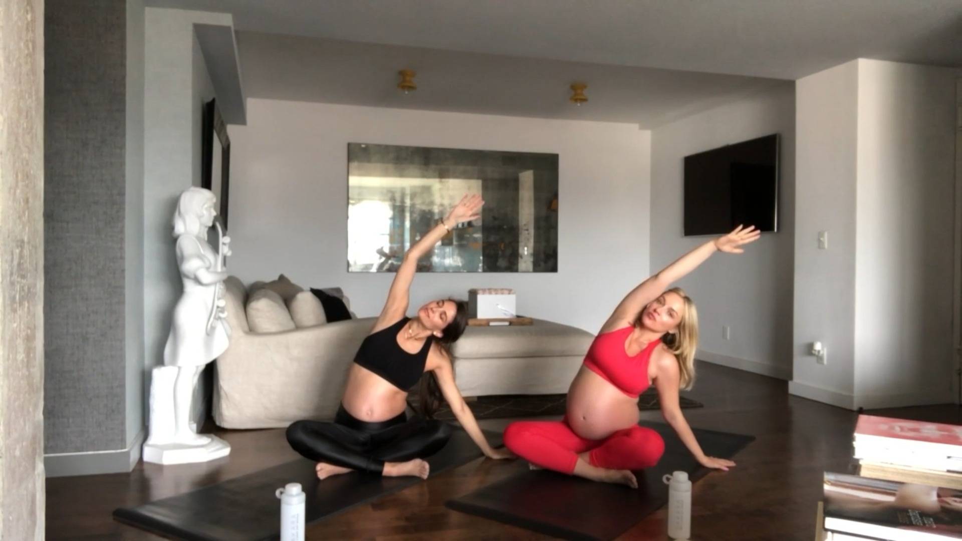 24 Min Flow w/ @danielleduboise (Pre & Postnatal)