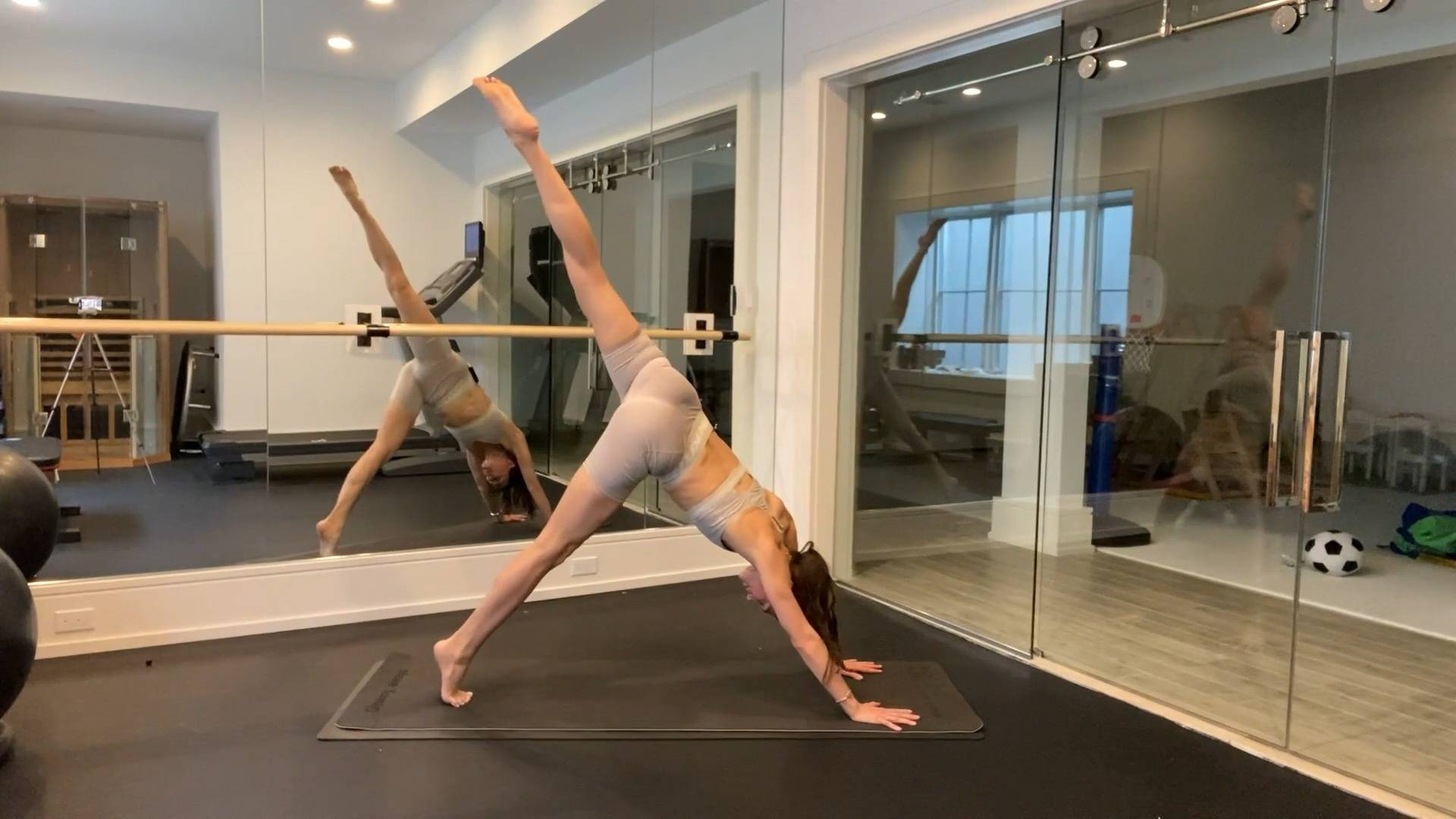 28 Min Full Body w/ Dance Warmup
