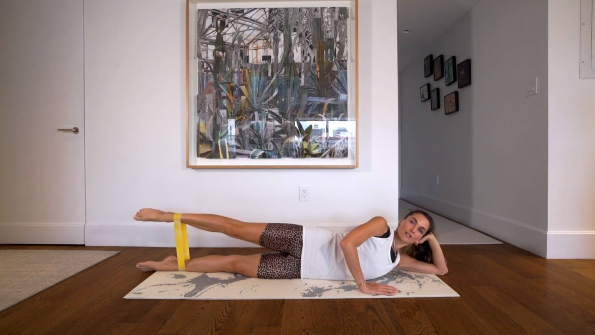 22 Min Beginner Friendly Flow (Pre & Postnatal Friendly)