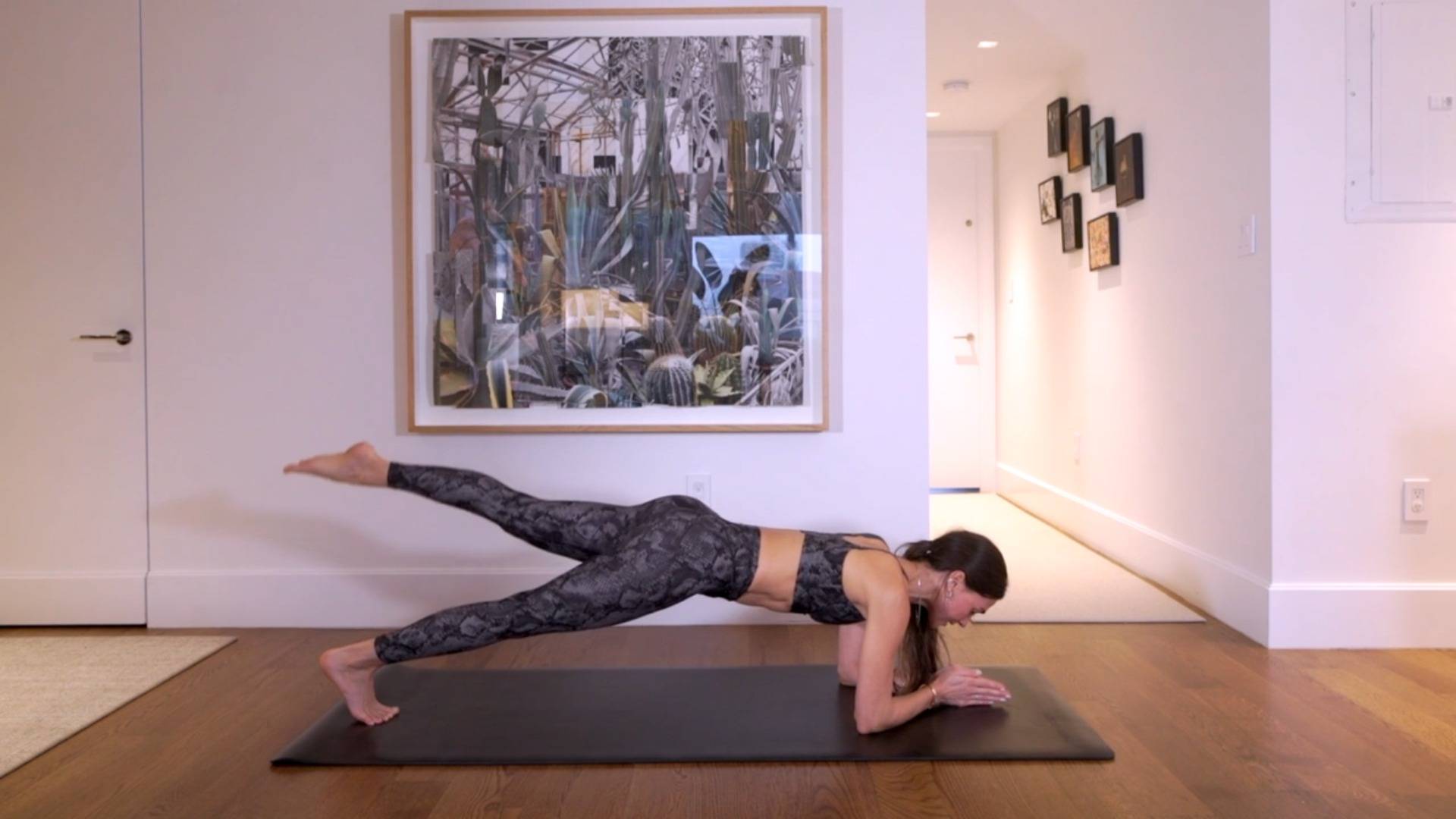 20 Min Lower Body + Abs Focused Flow