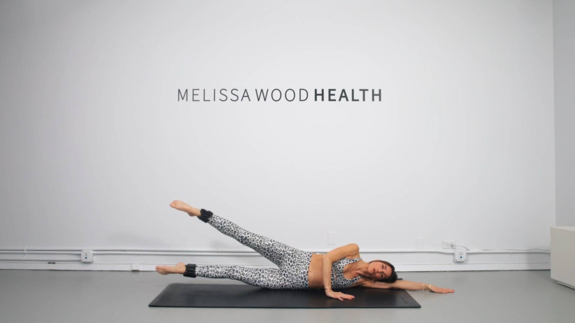 23 Min Inner/Outer Thigh Sidelines Series (Pre & Postnatal Friendly)