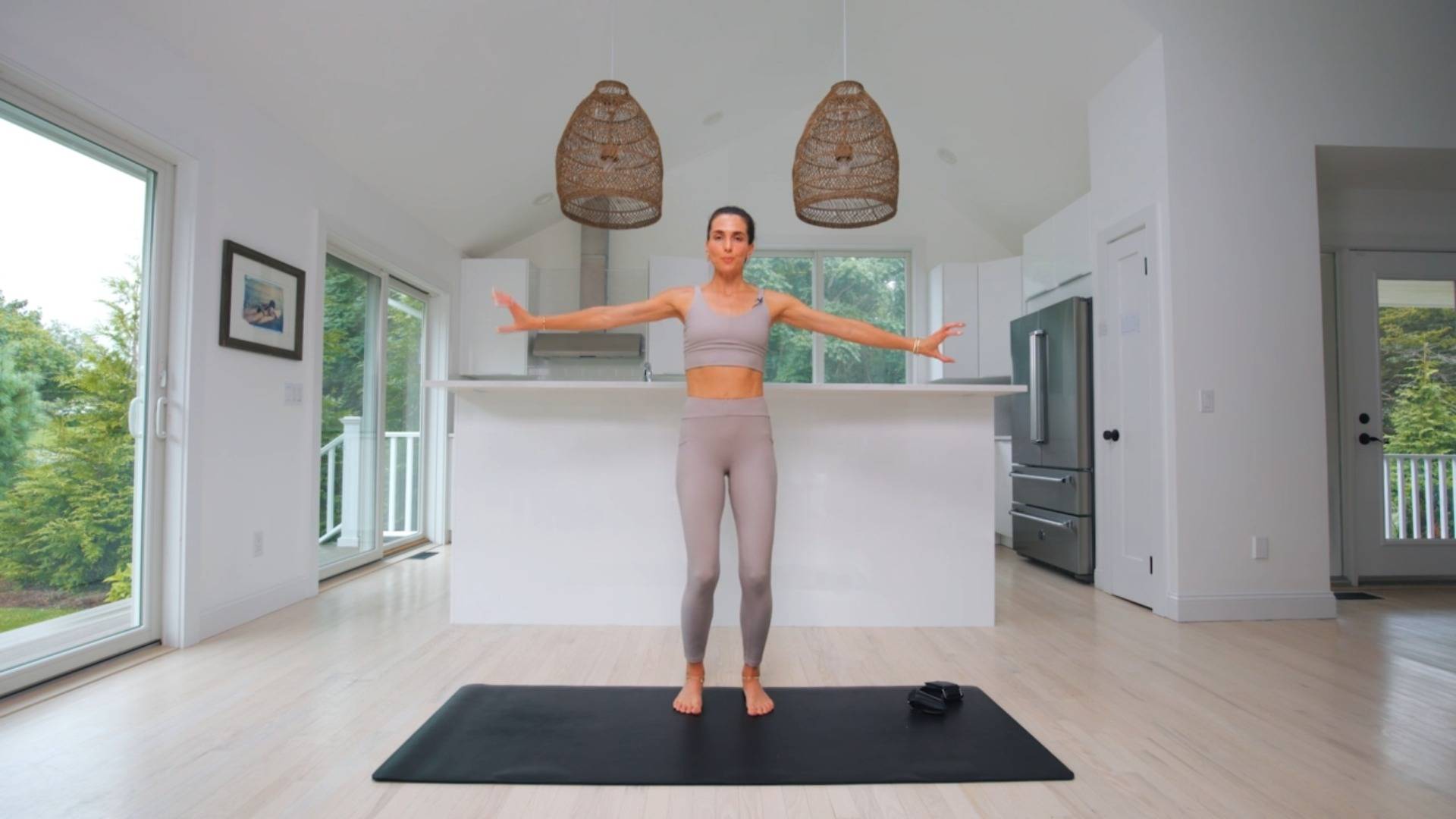 11 Min Standing Arms (Pre & Postnatal Friendly)