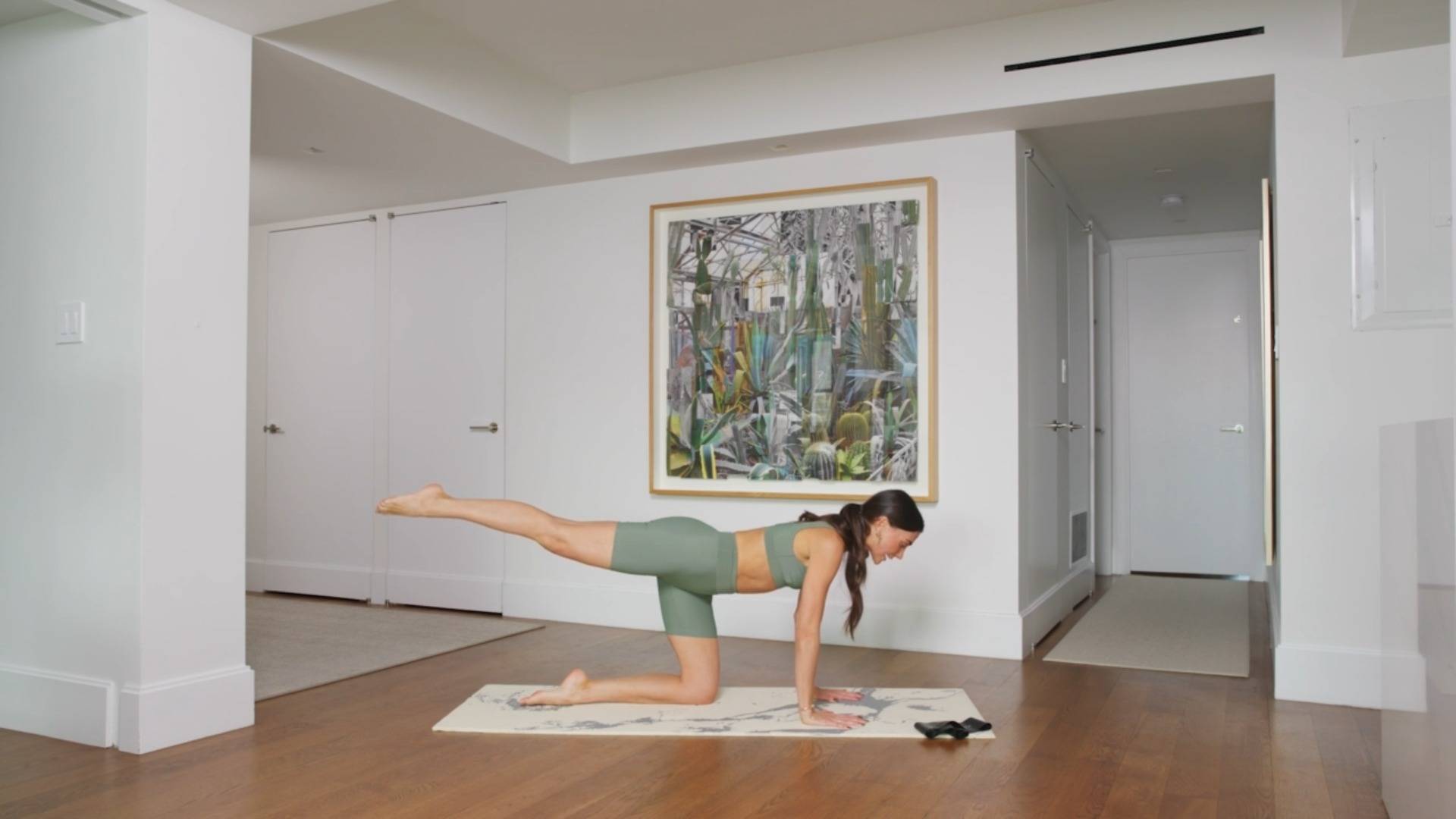 20 Min Pilates Flow (Pre & Postnatal Friendly)