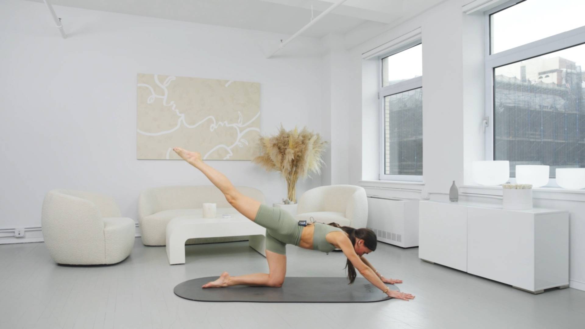 26 Min Yoga + Pilates Flow (Pre & Postnatal Friendly)