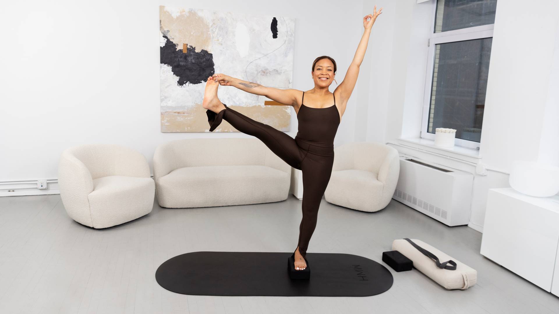 27 Min Hip Opening Yoga Flow (Pre & Postnatal Friendly)