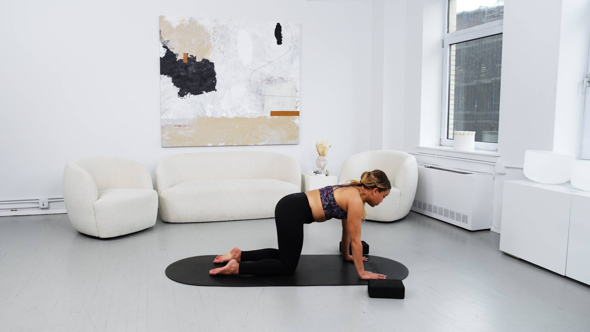 27 Min Abs Focused Yoga Flow (Postnatal Friendly)