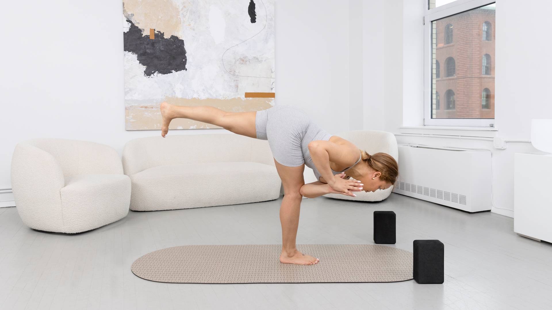 34 Min Twist and Balance Yoga Flow