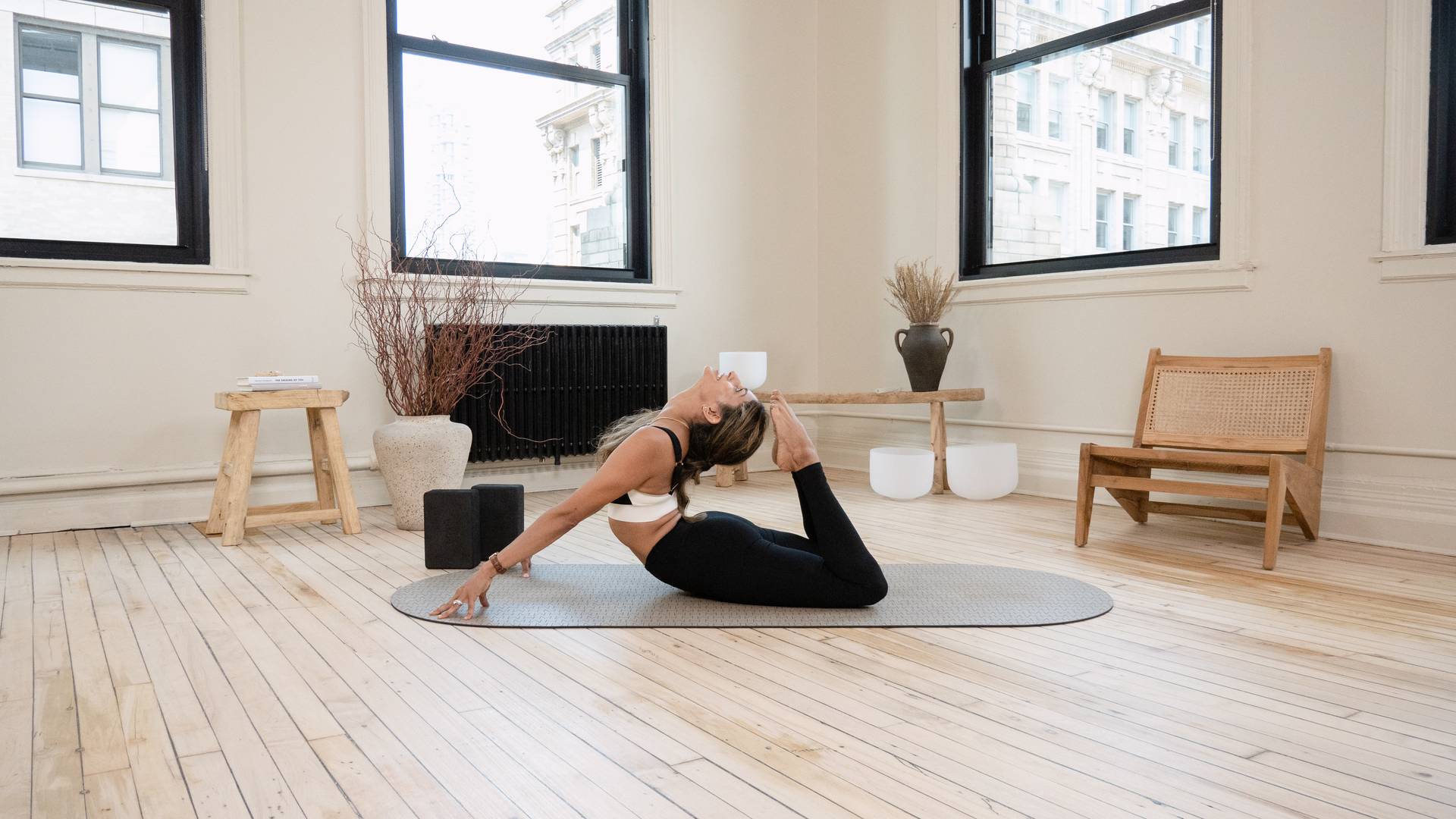 34 Min Invigorating Yoga Flow