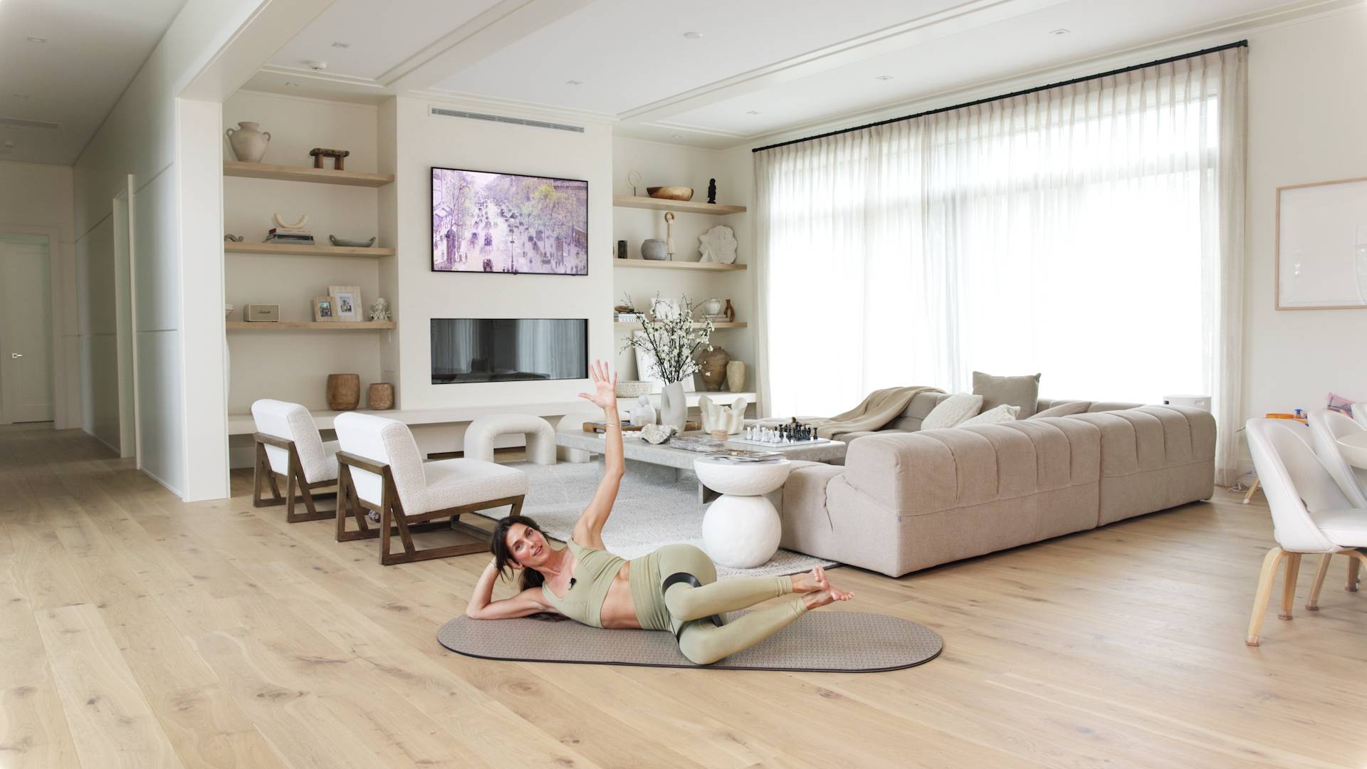 29 Min Pilates Legs and Abs